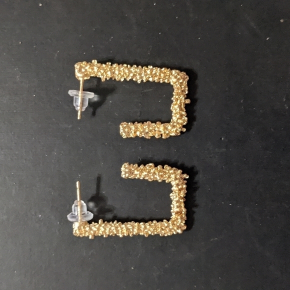 Gold Tone Textured Rectangular Hoop Statement Earrings - Picture 2 of 2